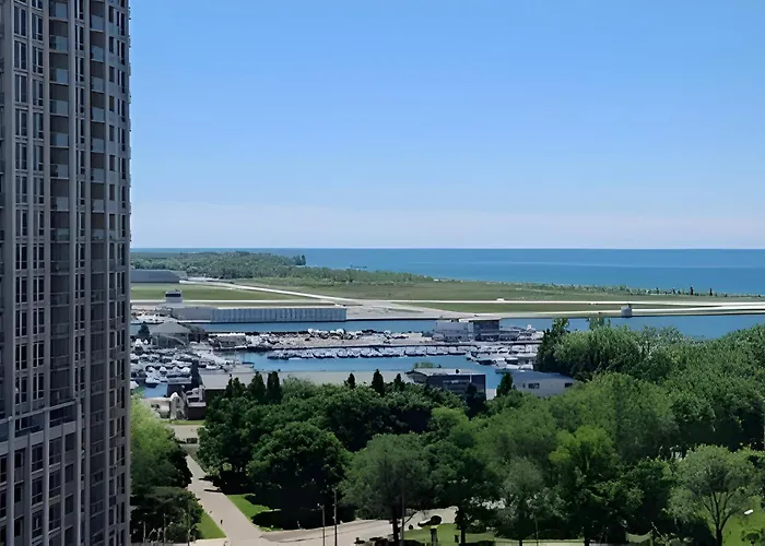 Downtown Condo With Free Parking - Skyside