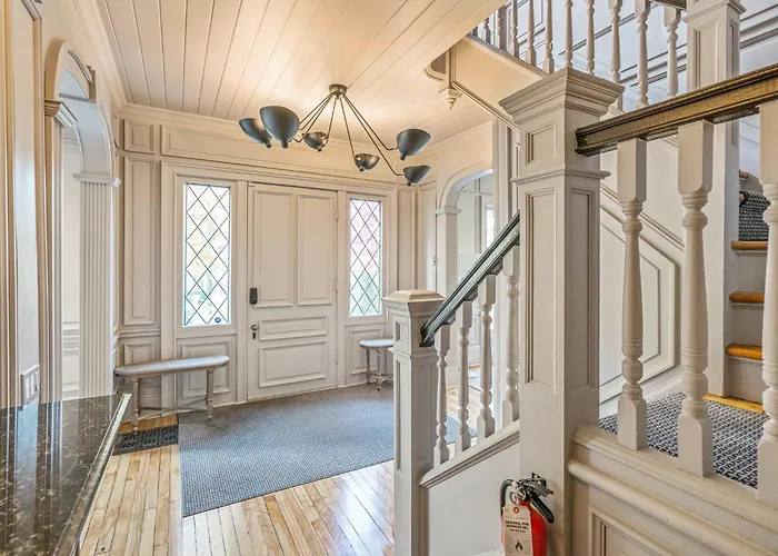 Guestroom In Old Town | Steps To Lake & Everything